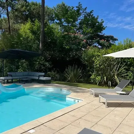 Elegante A + Piscine Villa